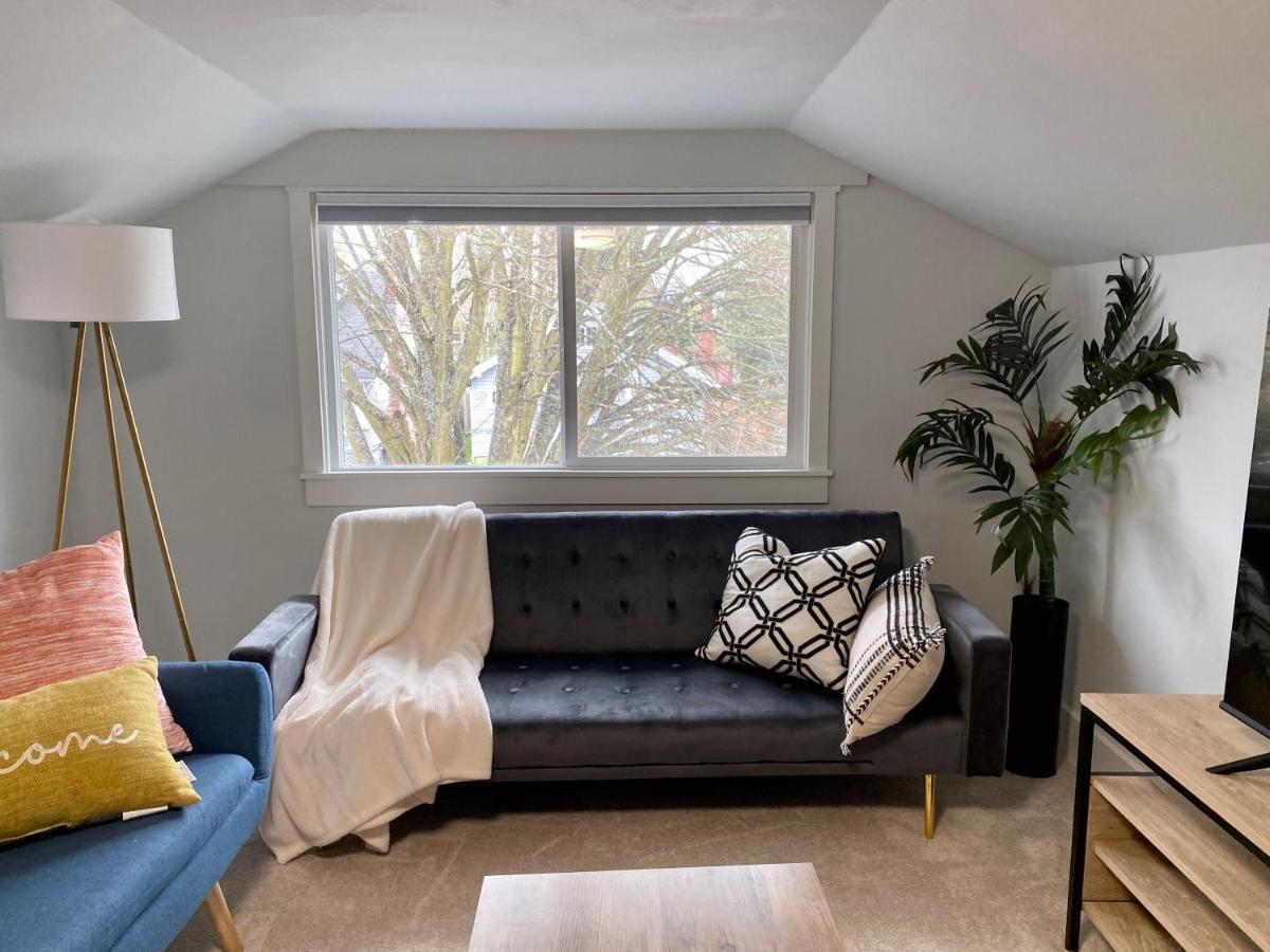 Tacoma 2 Bedrooms 1 Baths Sleep 5 With Compact Kitchen Exterior foto
